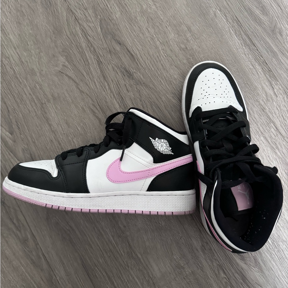 Jordan 1 Mid GS Light Artic Pink